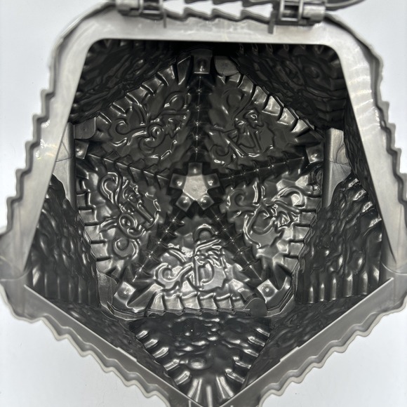 AMC Dungeons & Dragons Honor Among Thieves movie D20 Dice Popcorn Bucket - Picture 10 of 10